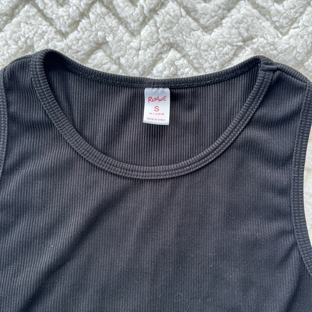 Bundle of Two Romwe Tank Tops Size S - Picture 3 of 9